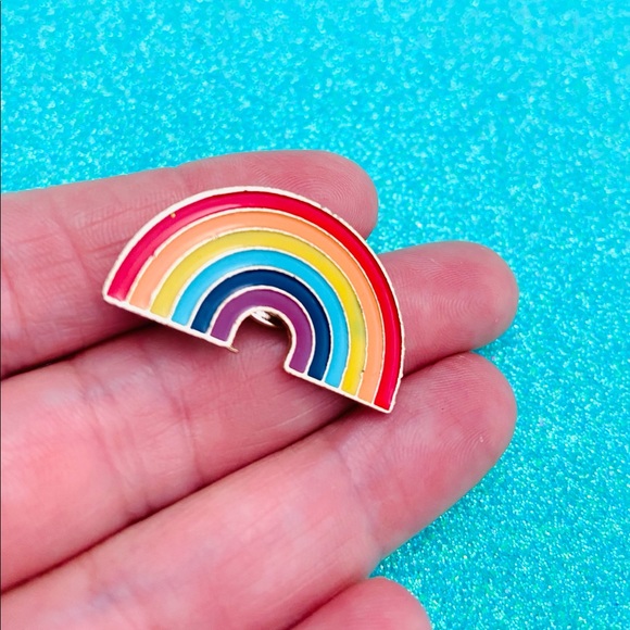 💖3/$30 NEW Rainbow Pride Pin Brooch - Picture 2 of 3